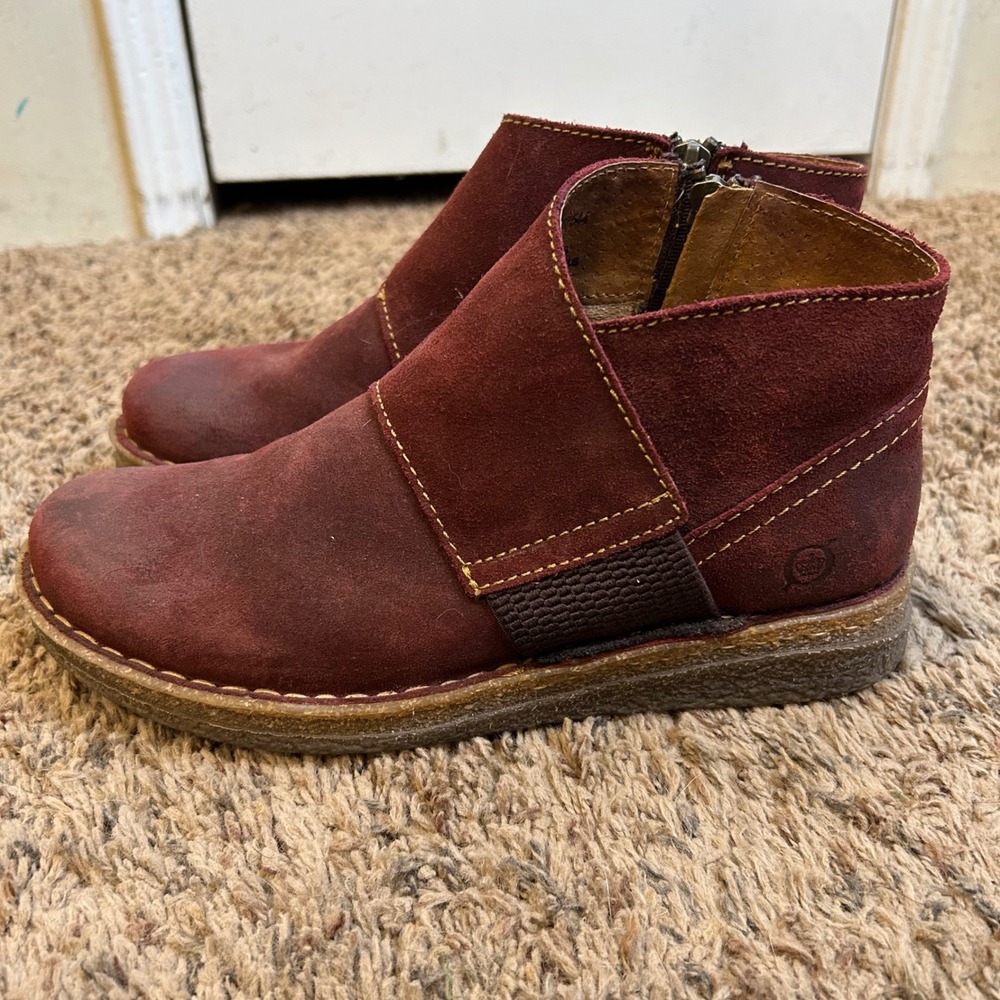 Born Burgundy Suede Ankle Boots Side Zip Comfort Booties Womens 6.5 READ!